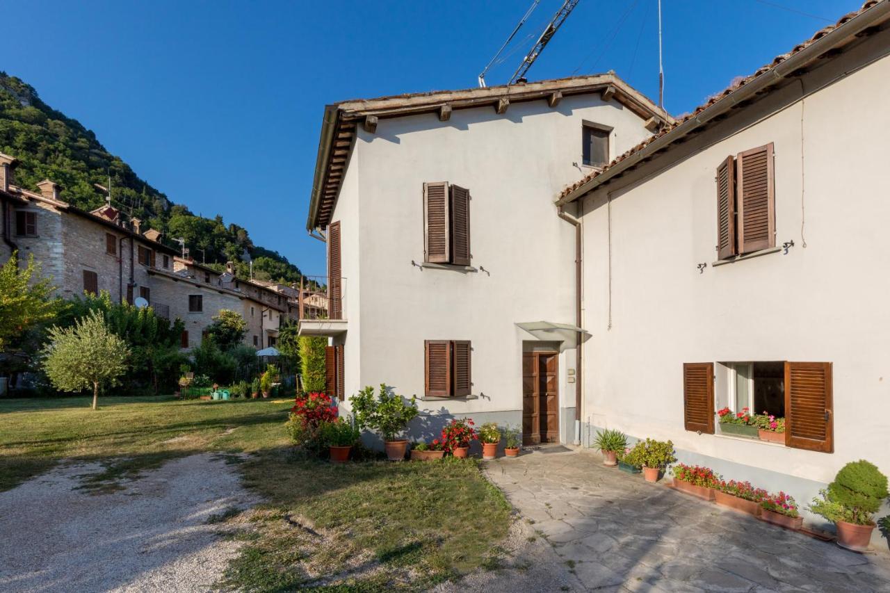 Borgo Santa Lucia Apartment With Private Parking & Garden Gubbio Buitenkant foto