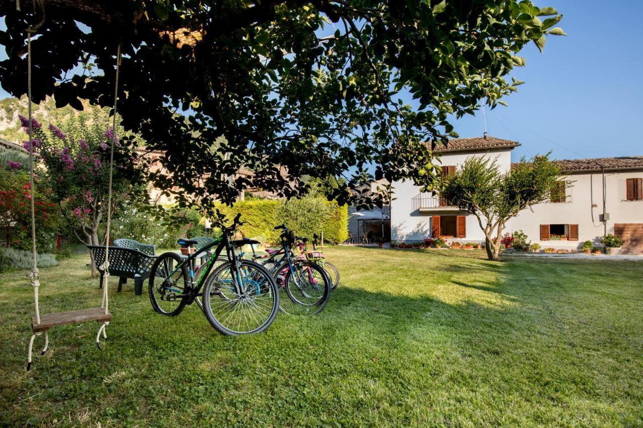Borgo Santa Lucia Apartment With Private Parking & Garden Gubbio Buitenkant foto